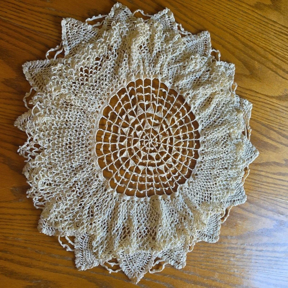 Vintage Crocheted table top doilie
